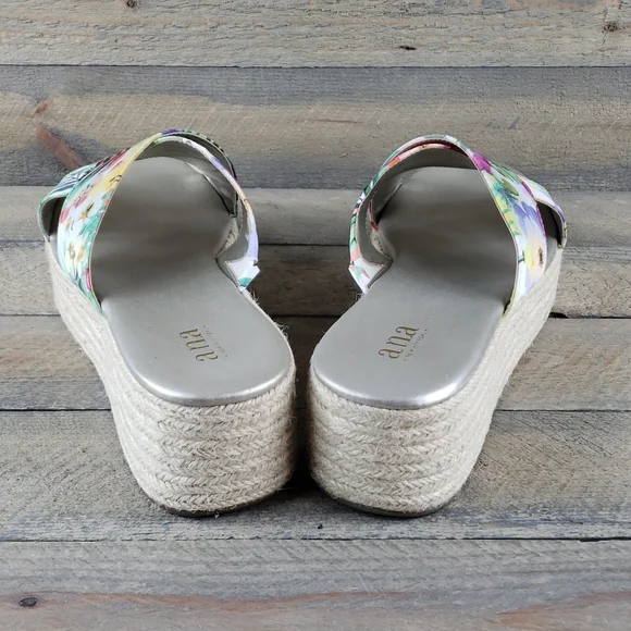 a.n.a. A New Approach Women's Erin Platform Sandals With  Flower Print - Picture 5 of 9